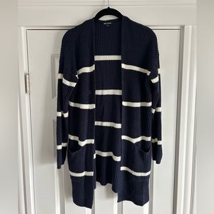 Cozy long sweater with pockets